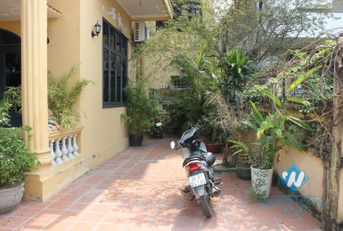 House for rent in Westlake area with large yard and lake view 